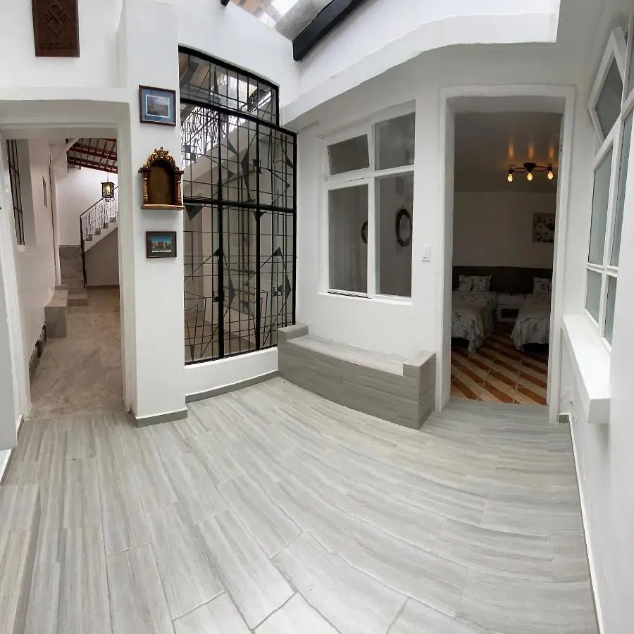 Casa Balthazar Hostel Quito 0*,